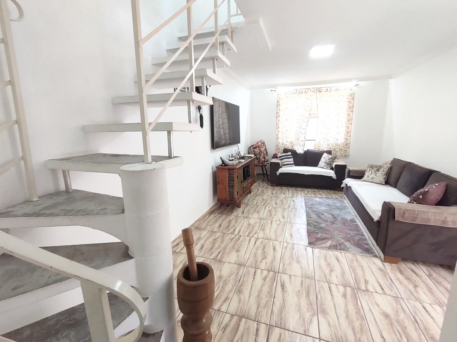 Casa (Padrão), com 2 quartos e 2 banheiros à Venda, 72 m² em Taboão da Serra/SP - Só Negócios Rentáveis