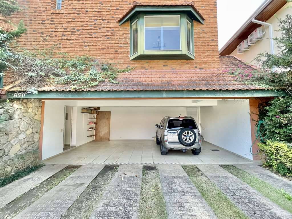 Casa (Em condomínio), com 6 quartos e 7 banheiros à Venda, 578 m² em Cotia/SP - Só Negócios Rentáveis