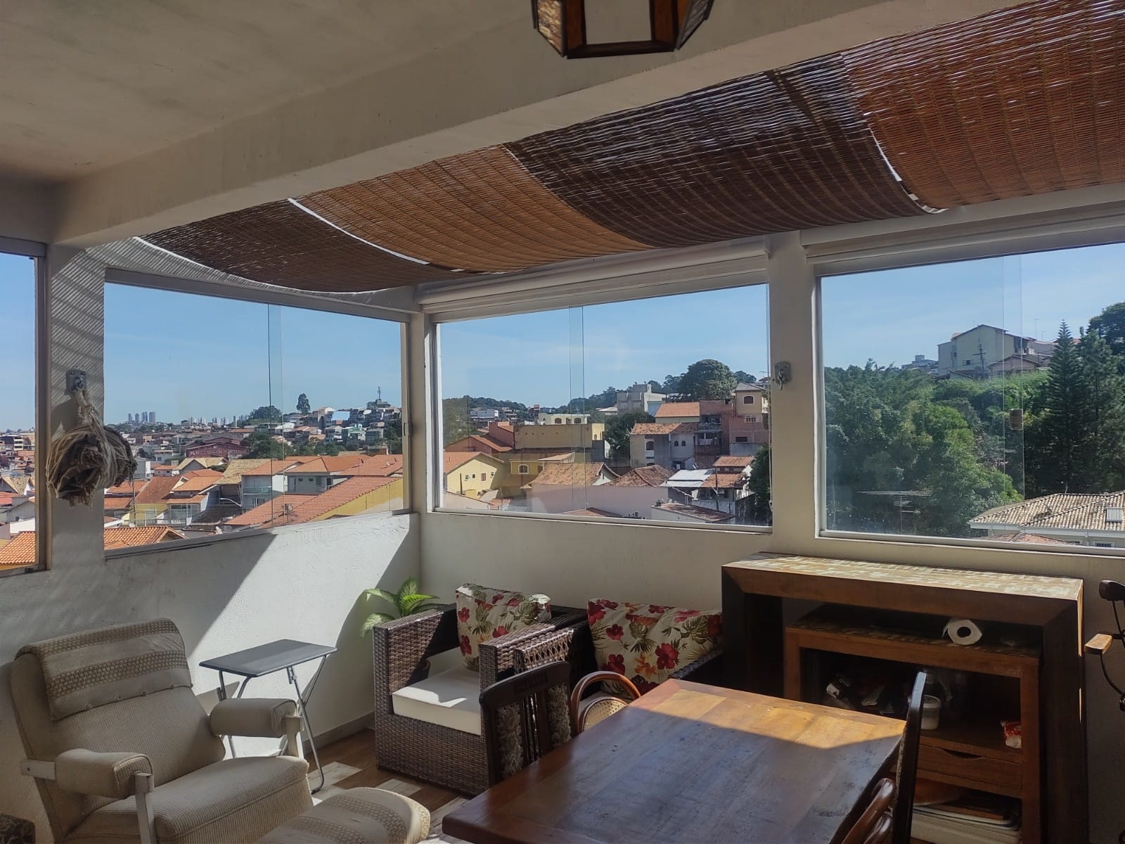 Casa (Padrão), com 3 quartos e 3 banheiros à Venda, 347 m² em Taboão da Serra/SP - Só Negócios Rentáveis