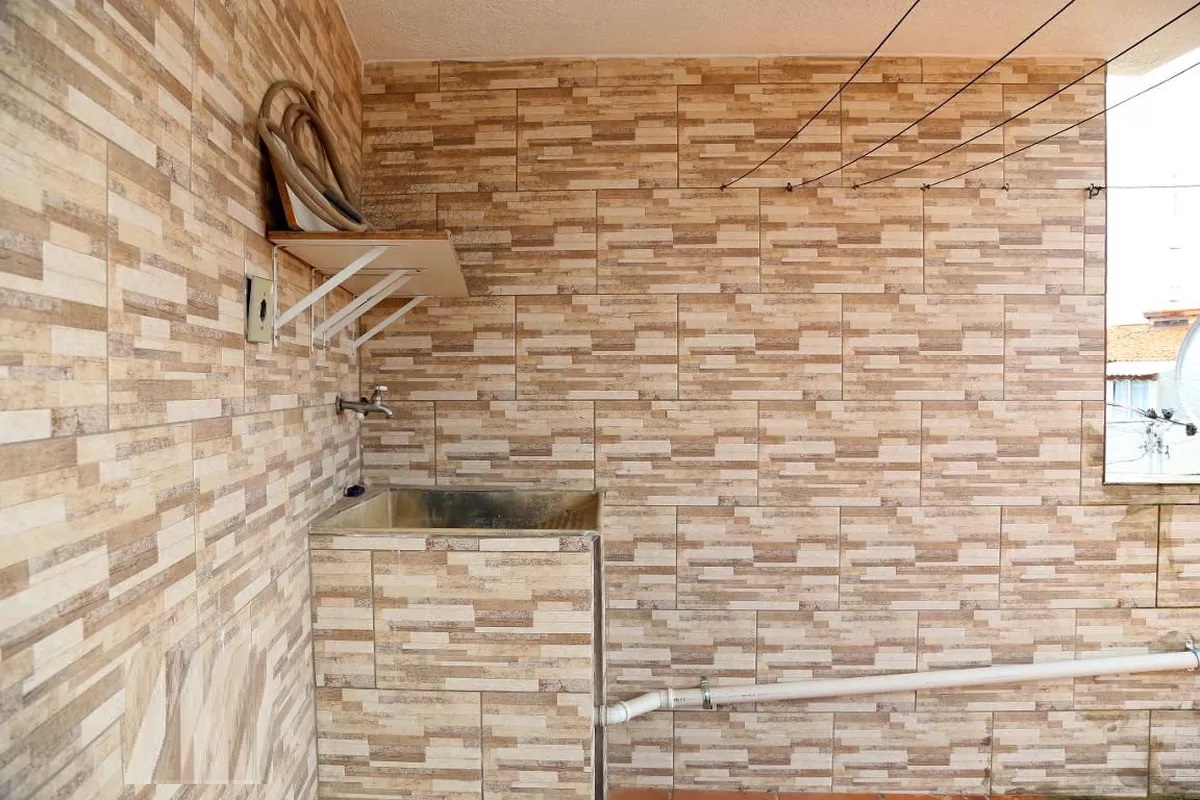 Casa (Sobrado Padrão), com 3 quartos e 2 banheiros à Venda, 134 m² em Taboão da Serra/SP - Só Negócios Rentáveis