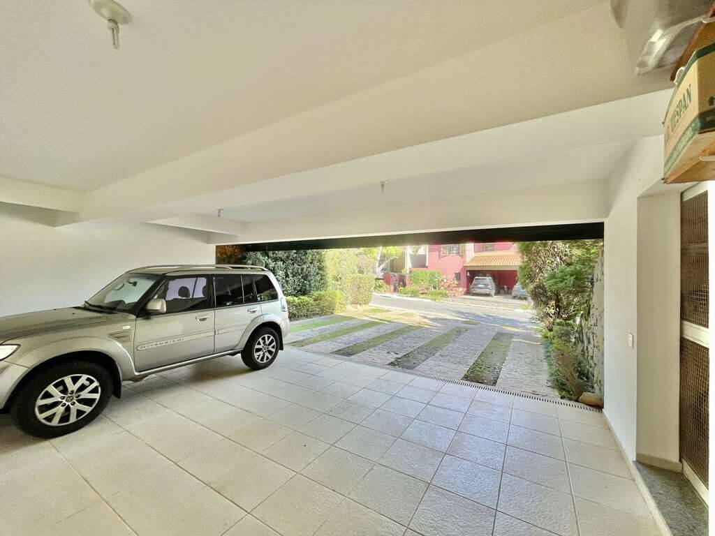 Casa (Em condomínio), com 6 quartos e 7 banheiros à Venda, 578 m² em Cotia/SP - Só Negócios Rentáveis