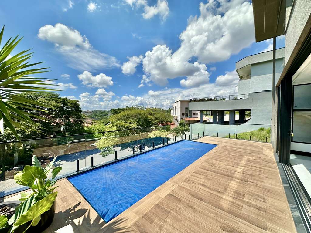 Casa (Em condomínio), com 4 quartos e 5 banheiros à Venda, 440 m² em Cotia/SP - Só Negócios Rentáveis