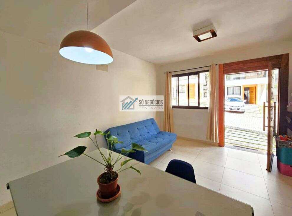  - Casa em condomínio à venda na Granja Viana com 3 dormitórios, suíte, varanda e lazer completo em Cotia