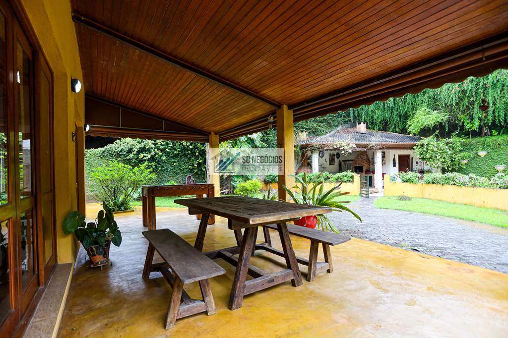  - Casa rústica à venda na Granja Viana II em Cotia com 4 suítes, piscina, energia solar e espaço gourmet