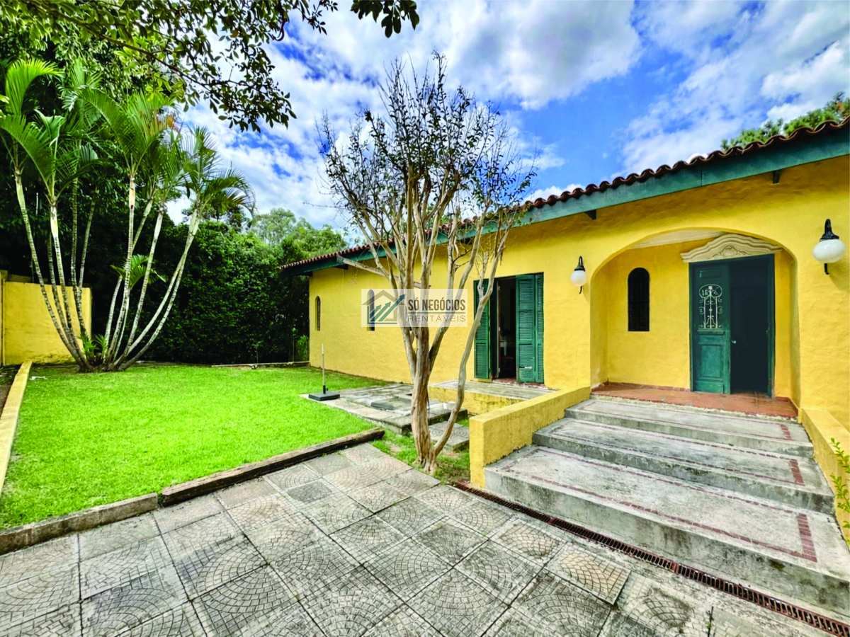  - Casa Semi Térrea à Venda no Palos Verdes Granja Viana | 4 Suítes, Vista Privilegiada e Jardim Amplo