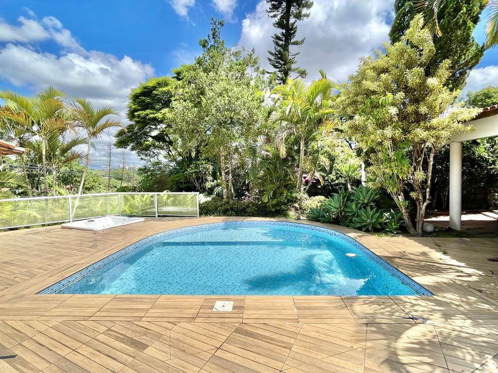 Casa (Alvenaria), com 4 quartos e 4 banheiros à Venda, 409 m² em Carapicuíba/SP - Só Negócios Rentáveis